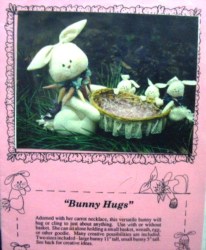 11'', 5'' SIT BUNNIES, CARROT NECKLACE, BASKET OR NOT 92 PATTERN
